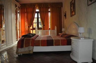 Guest house Cascina with Swimmingpool