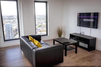 Apartments Luxury 2 Bed 2 Bath with Parking - E20