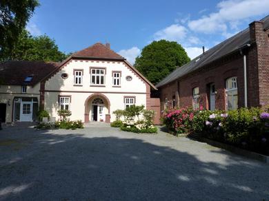 Апартаменты Landhaus Wattmuschelfewo Herzmuschel, romantic property in a secluded location