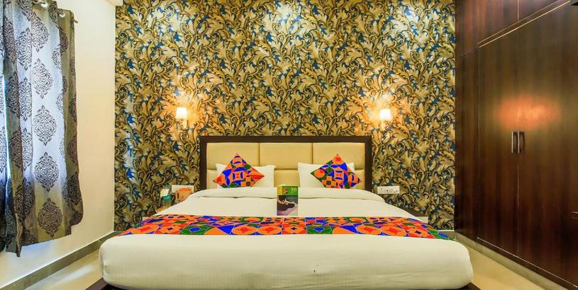Hotel FabHotel Star of Taj Restobar Fatehabad Road