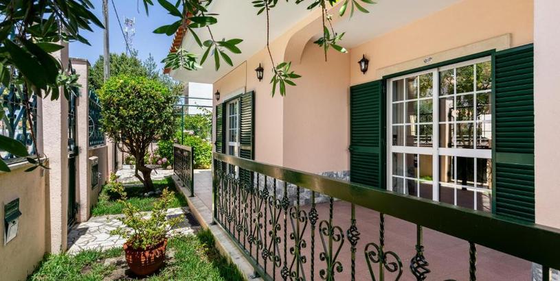 Hotel ALTIDO Superb house with garden and patio