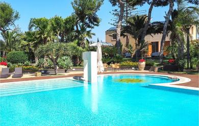 Amazing home in Butera with Outdoor swimming pool, WiFi and 5 Bedrooms