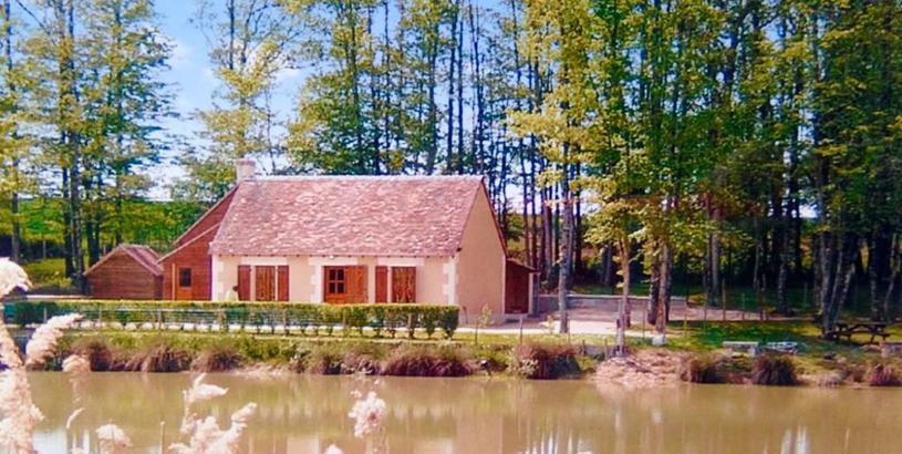 Holiday home Maison de 3 chambres avec vue sur le lac piscine partagee et jardin clos a Villentrois Faverolles en Berry