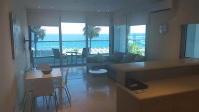 Апартаменты Horizon Luxury Suite at Finikoudes Beach 302