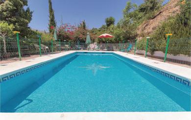 Holiday home Beautiful home in Totaln with 6 Bedrooms and Outdoor swimming pool