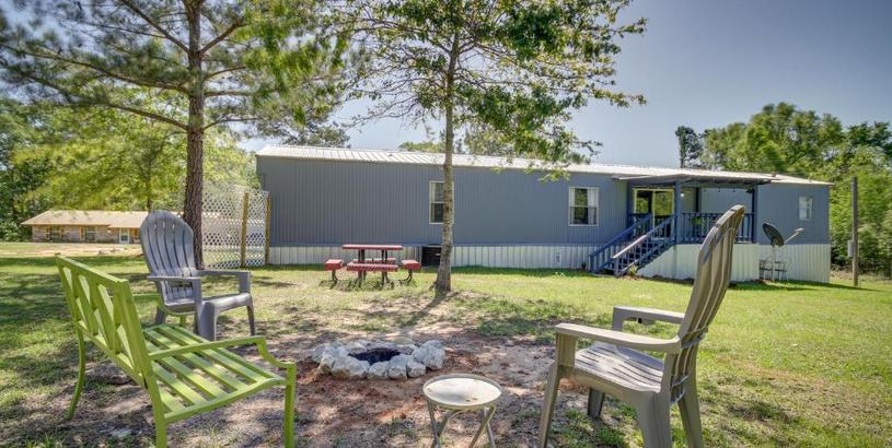 Holiday home Rural Mississippi Vacation Rental about 12 Mi to Lake!