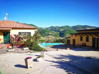 One bedroom villa with private pool and wifi at Vesime