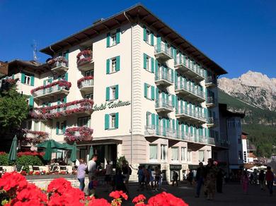Отель Hotel Cortina
