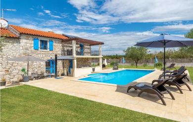 Holiday home Stunning home in Mihelici with 3 Bedrooms, WiFi and Outdoor swimming pool