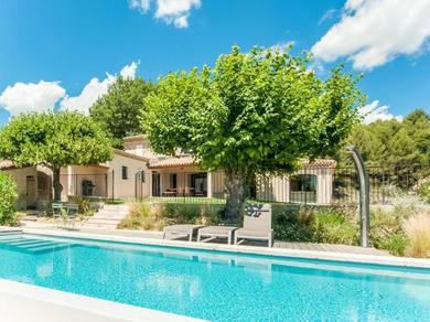 Дом отдыха Wonderful Holiday Home in Vaison la Romaine with Pool