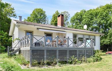 Holiday home Awesome home in Hjlteby with 3 Bedrooms and WiFi