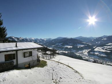 Chalet Sunlit Chalet near Ski Area in Hopfgarten im Brixental