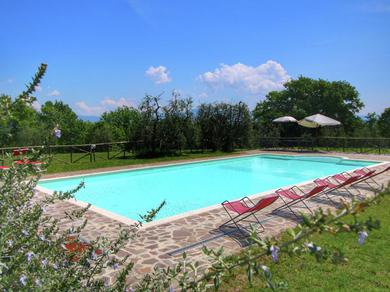 Вилла Villa with private pool beautiful view in the Chiana Valley wifi