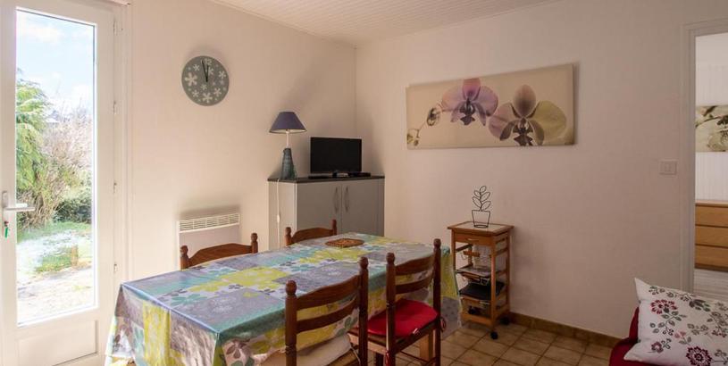 Апартаменты Appartement Besse-et-Saint-Anastaise, 3 pièces, 3 personnes - FR-1-630-59