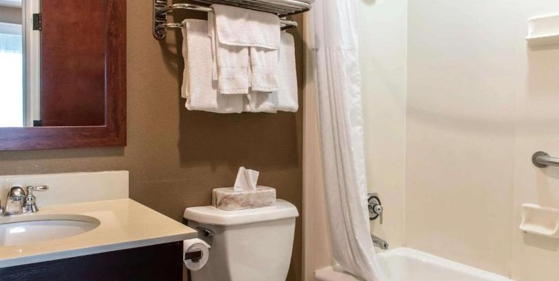 Hotel Comfort Suites Scranton near Montage Mountain