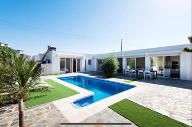Holiday home Luxury House, Piscina y Playa RV