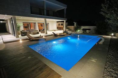 Villa Sun gardens luxury apartment with xxl heated pool