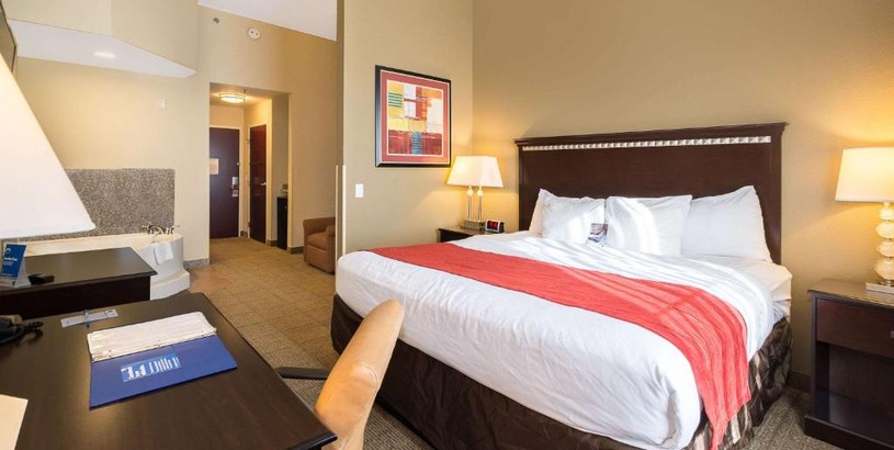 Отель Comfort Inn & Suites Maingate South