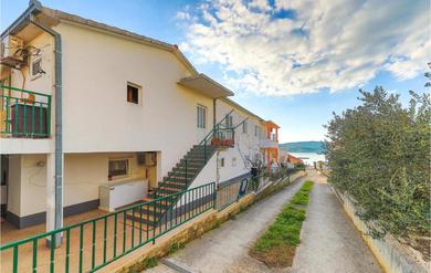 Amazing home in Okrug Gornji with WiFi and 4 Bedrooms