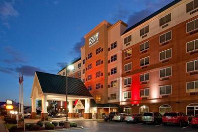 Отель Four Points by Sheraton Louisville Airport
