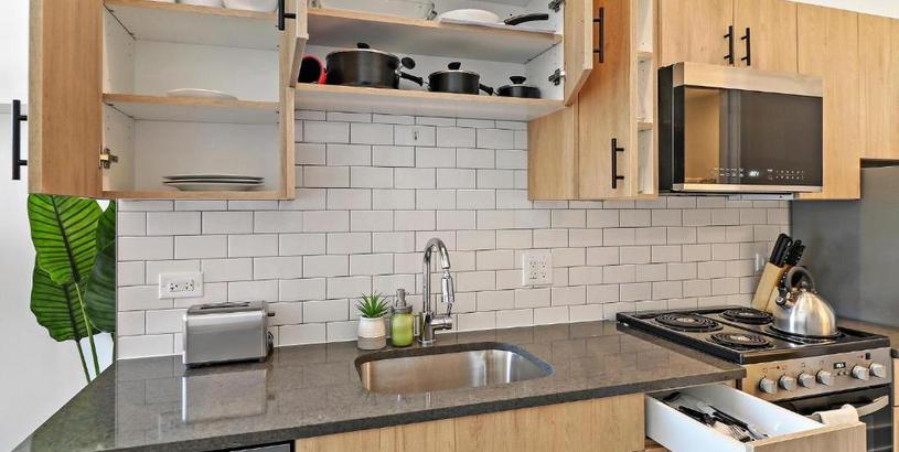 Апартаменты Stylish Uptown Studio Apt with a Modern Kitchen - Wilson 418