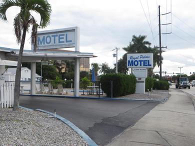 Motel Royal Palms Motel