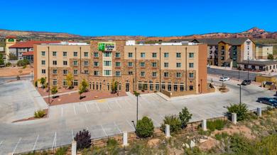 Hotel Holiday Inn Express & Suites Gallup East, an IHG Hotel