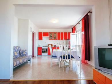 Apartments Spacious Apartment with Terrace in Banj