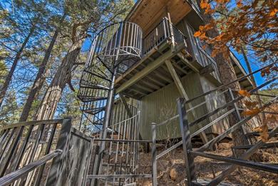 Дом отдыха Unique Cabin with Mtn Views-Steps to the Jemez River!