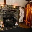 Отель Castle Wood Theme Cottages- COUPLES ONLY