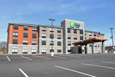 Hotel Holiday Inn Express & Suites Clarion, an IHG Hotel
