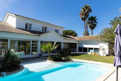 Отель GROOMI - La Villa Marie, 1er ligne du golf avec piscine !