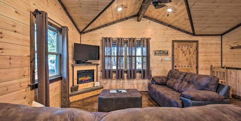 Holiday home Updated Cabin with Fire Pit 2 Mi to UTV and Hike
