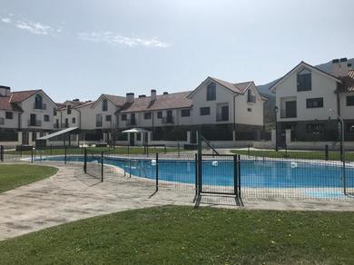 Holiday home URKO Adosado 8 personas 160 m2 de terraza y piscina
