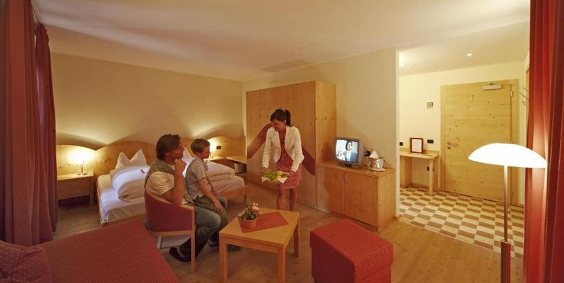 Отель Hotel Dolomiten