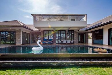 Kingfisher Luxury Pool Villa @ Silver Lake