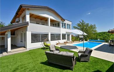 Holiday home Amazing Home In Vinica Breg With Outdoor Swimming Pool, Sauna And 4 Bedrooms