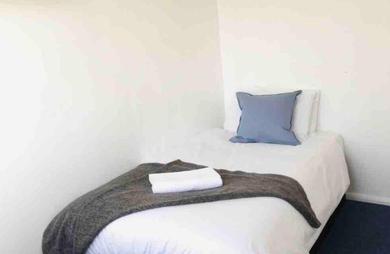 Guest house Arbnb at Comfy Sleep Guest House Self Catering Private Bedrooms