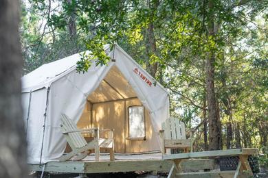 Люкс-шатер Tentrr State Park Site - Mississippi Buccaneer State Park - Woodland C - Single Camp