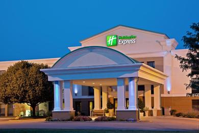 Отель Holiday Inn Express Indianapolis Airport, an IHG Hotel