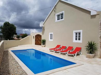 Holiday home Modern holiday home in Alvorinha with private pool