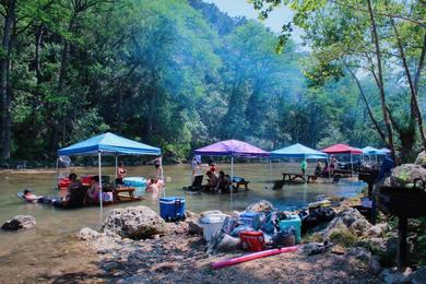 Campsite Son's Guadalupe Glamping Tent #F Cozy Glamping Tent on the Guadalupe River! Sleeps 5!