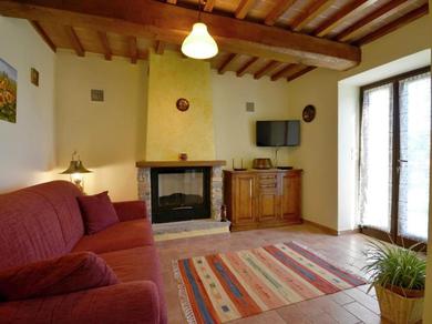 Holiday home Villa with private pool near Cortona in the calm countryside and hilly landscape