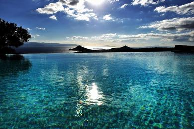 Вилла Villa Acqua · Gorgeous pool villa, stunning sea views, helipad!