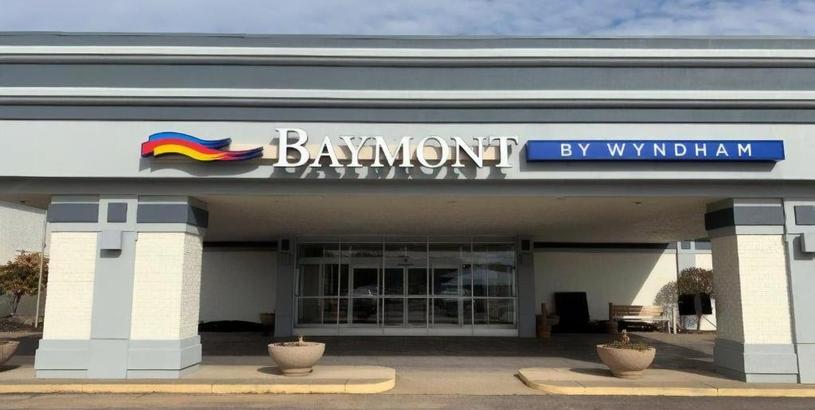 Отель Baymont Inn & Suites