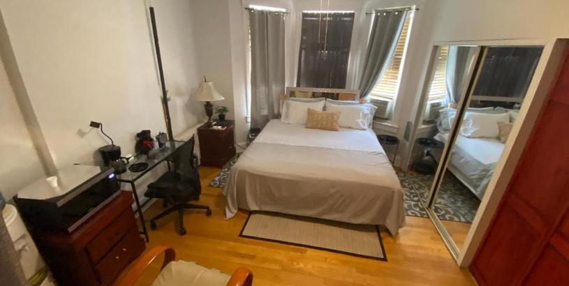 Apartments 7 Room with Jacuzzi, Massage Seat, and Parking Spac, 15 mins in bus and 7 minutes via New York Waterway Ferry to the CITY - THE BEST CHOICES!!