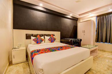 Hotel FabHotel SRK Platinum Inn