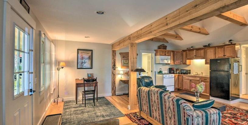 Holiday home Wild Goose Cottage on Little Lake Sunapee!