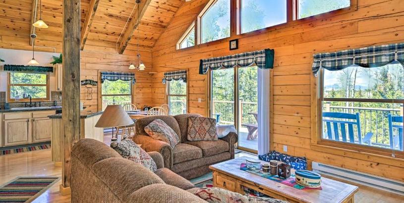Дом отдыха Pet-Friendly Jefferson Cabin with Deck and Views!