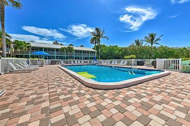 Apartments Sunlit Longboat Key Escape with Private Resort Beach